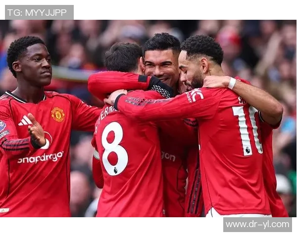 卡里克：曼联让前锋回撤援助B费和卡塞米罗，肖也在协助他们